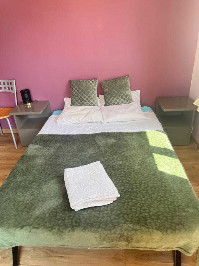 Terrasse Avec Vue Degagee 3km Avignon Vakantiehuis